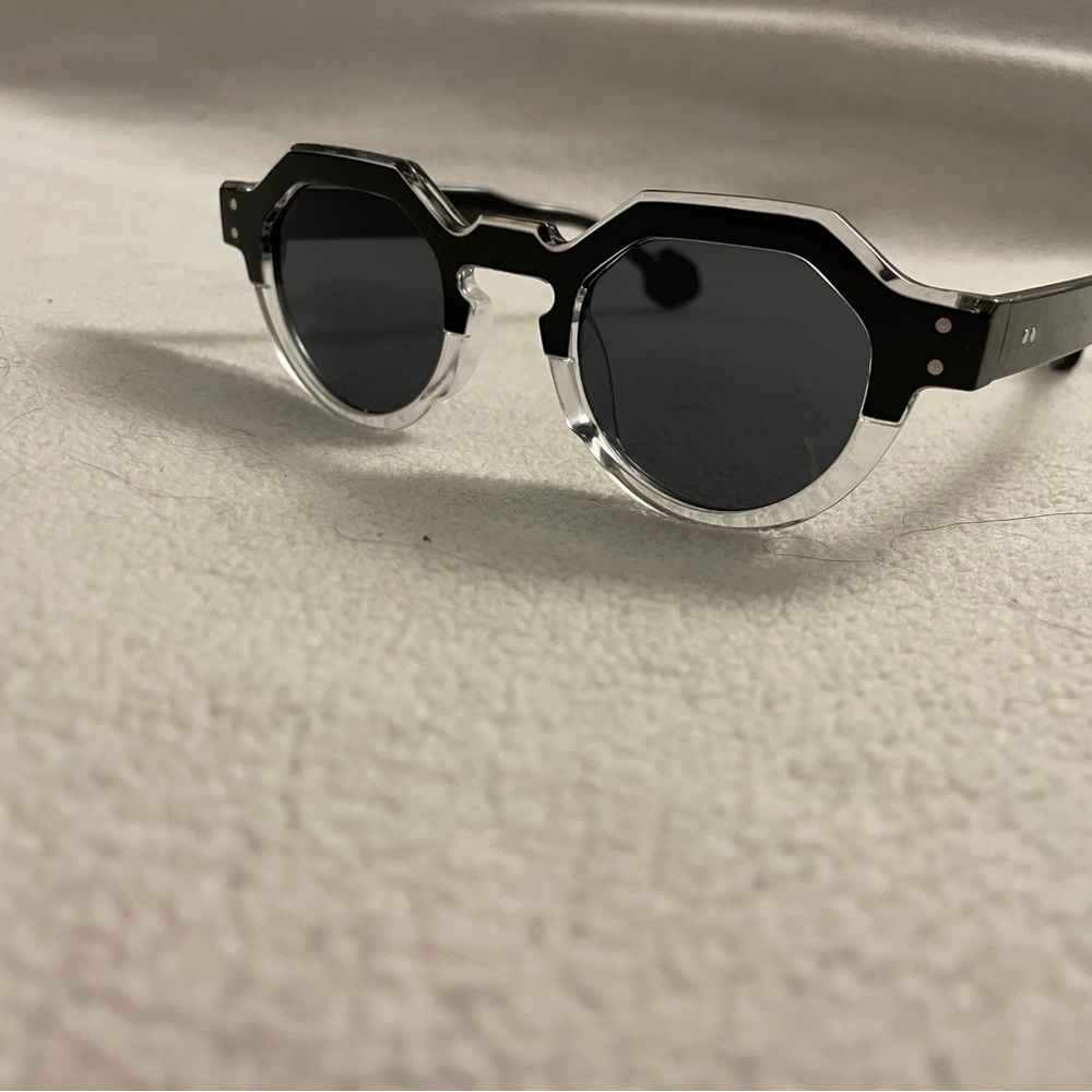 Chic Black and Clear Sunglasses - Picture 3 of 3